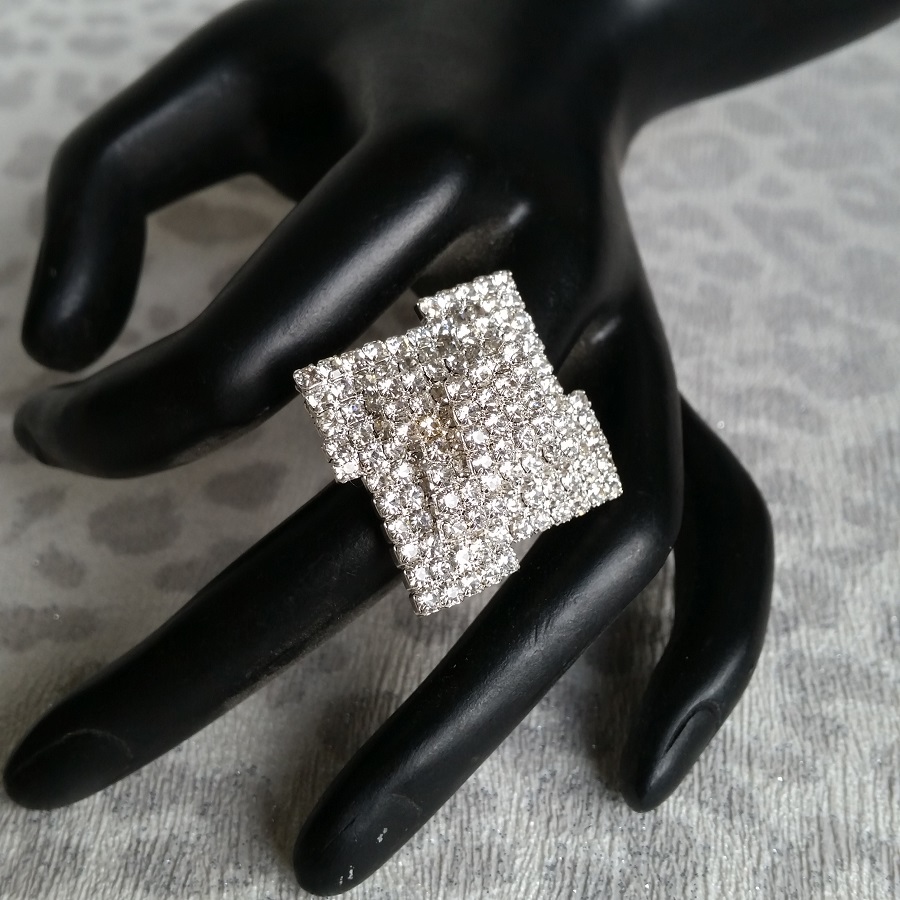 Diamnate Ring