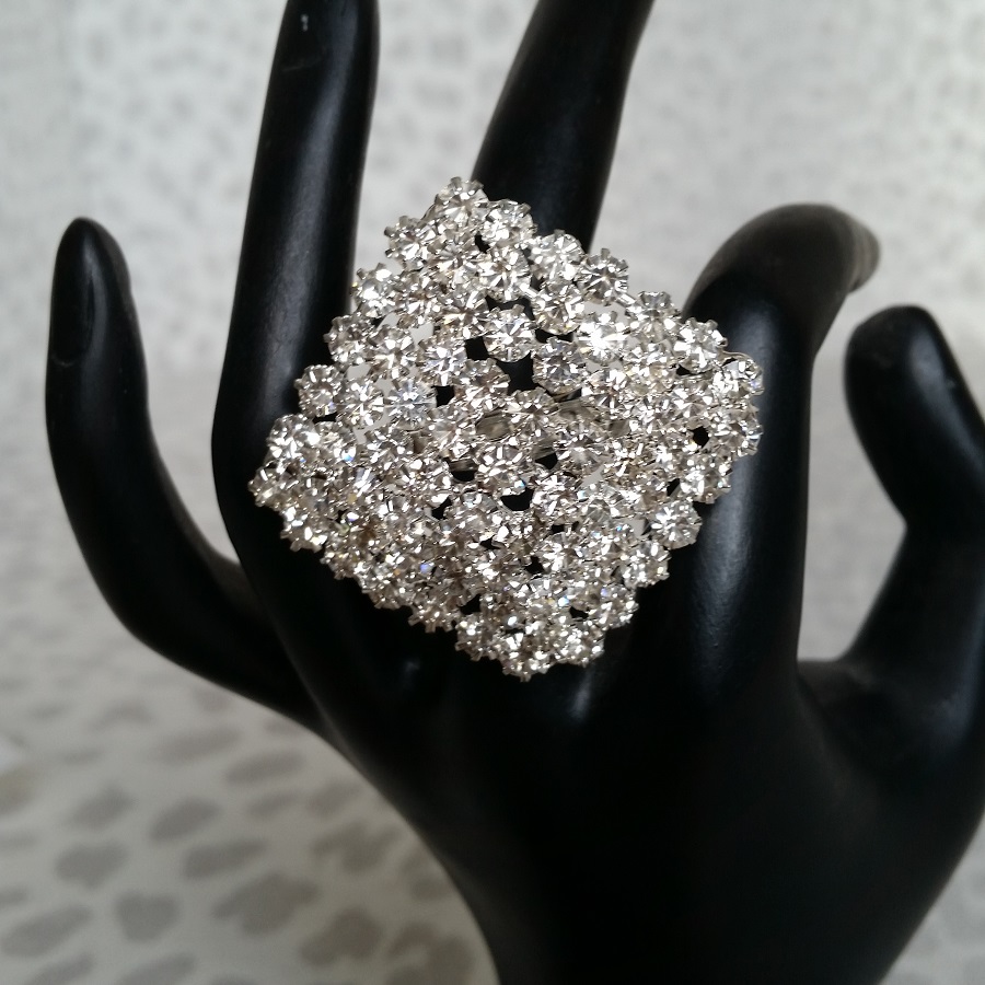 Diamante bikini competition Ring