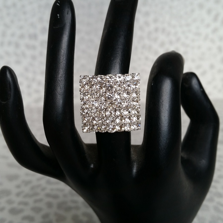 Diamante Bikini competition Ring